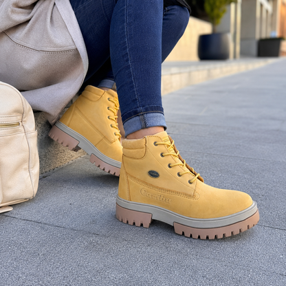 Bota Urbana de piel Caribu 616 Nobuck Paja para Mujer - estilo de vida